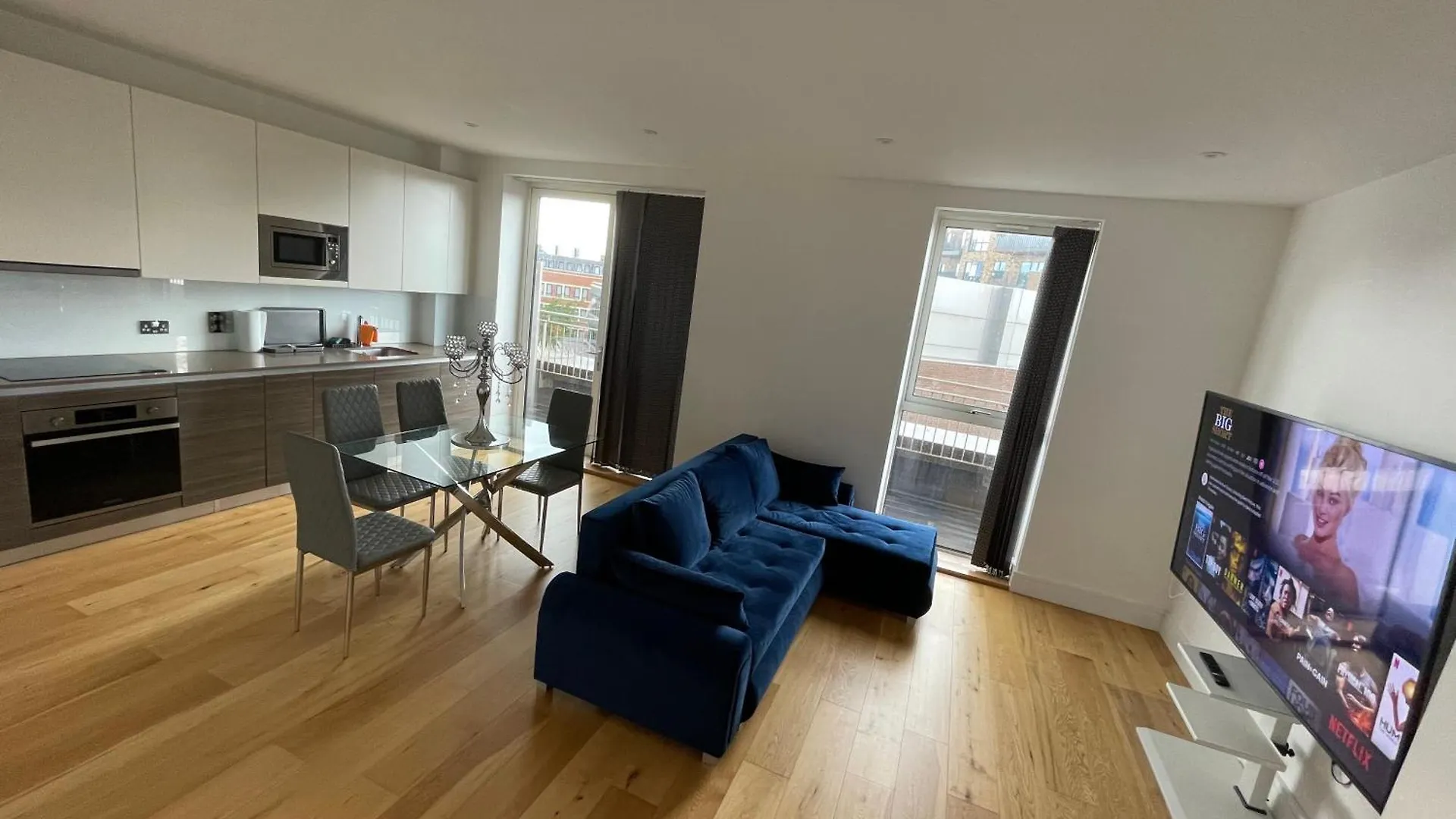 Luxury Top Floor Penthouse Apartment Near Heathrow Londyn